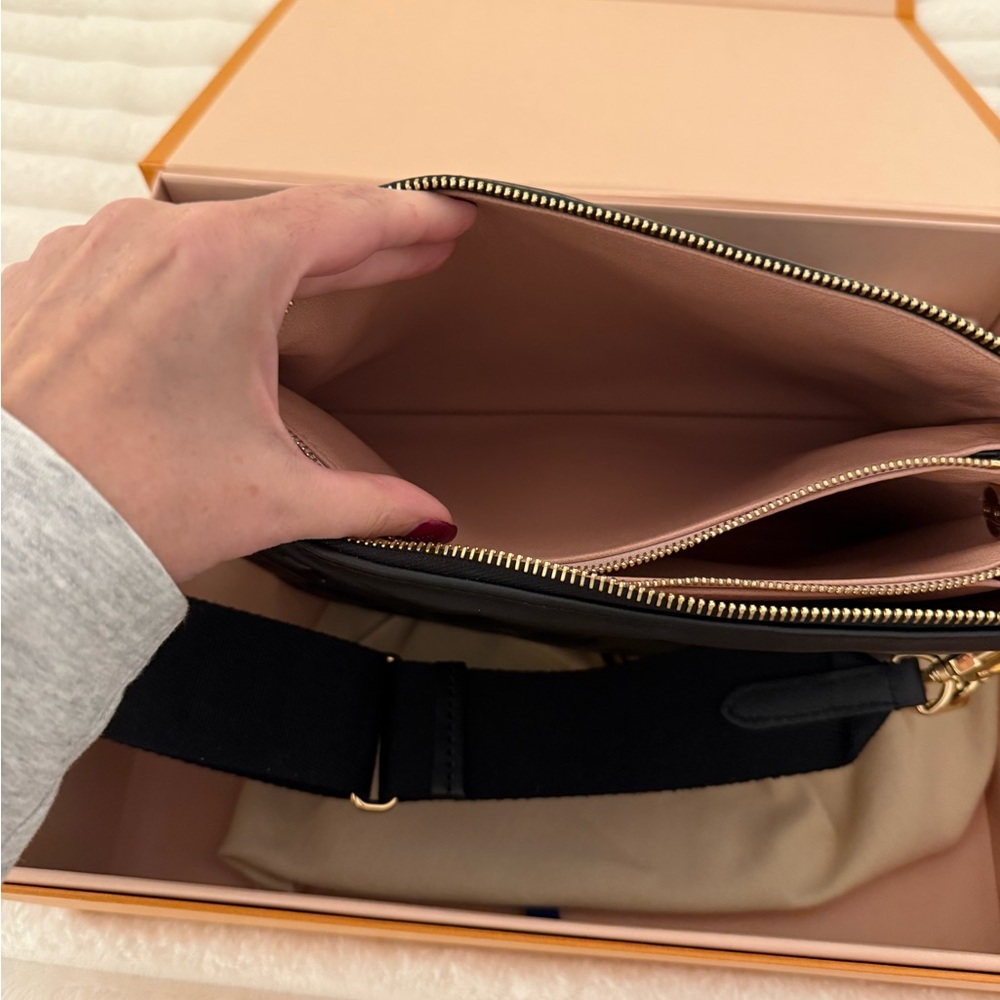 Louis Vuitton Black Coussin PM Bag - Picture 9 of 15